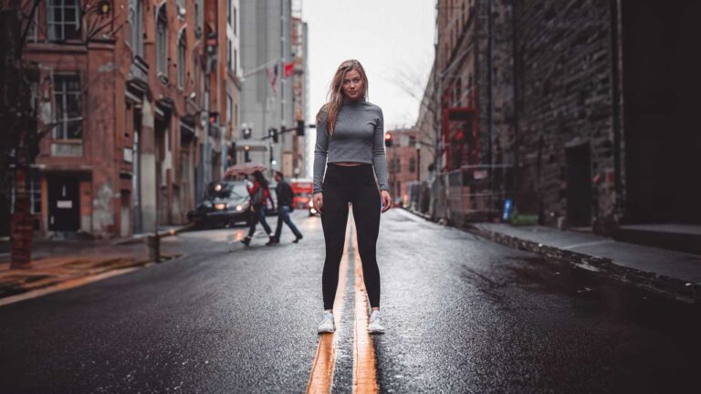 Woman wearing fashionable workout clothes