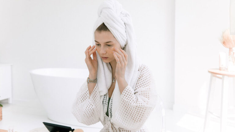8 Essential Steps for a Morning Skincare Routine